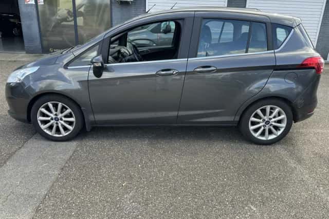 Ford B-Max (2017) thumbnail 2