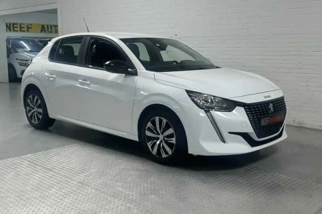 Peugeot 208 (2023) thumbnail 2