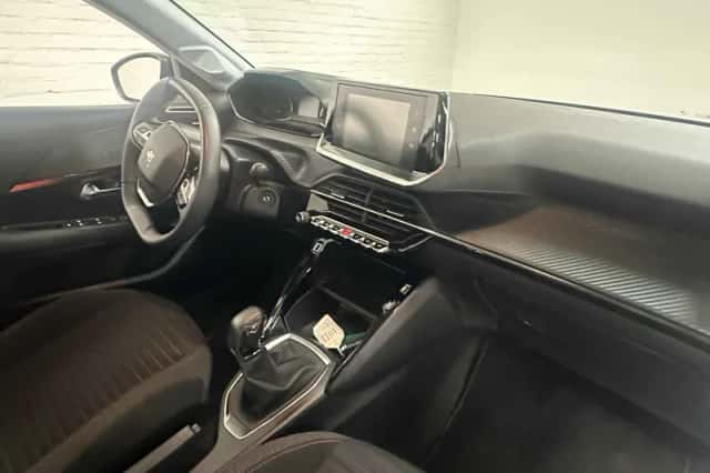 Peugeot 208 (2023) thumbnail 3