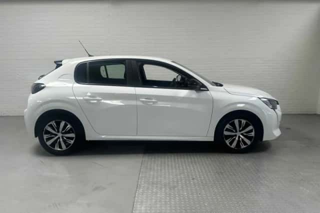 Peugeot 208 (2023) thumbnail 6