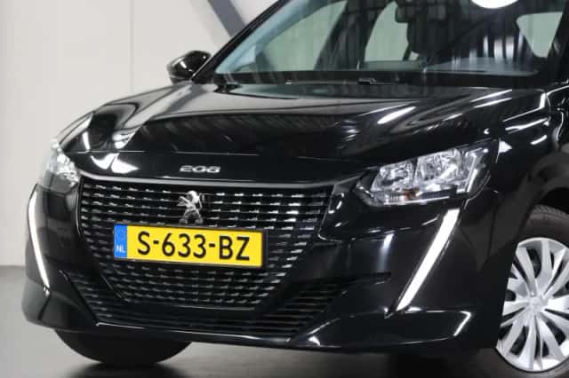 Peugeot 208 (2023) thumbnail 6