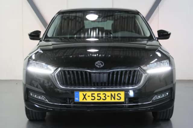 Škoda Octavia (2024) thumbnail 5