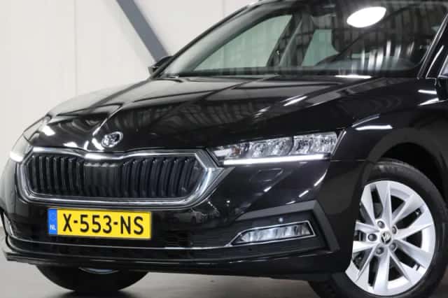 Škoda Octavia (2024) thumbnail 6