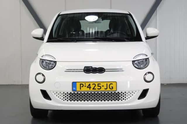 Fiat 500e (2022) thumbnail 5