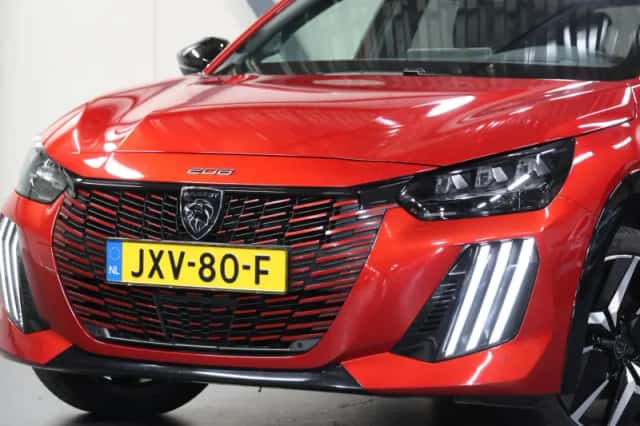 Peugeot 208 (2024) thumbnail 6
