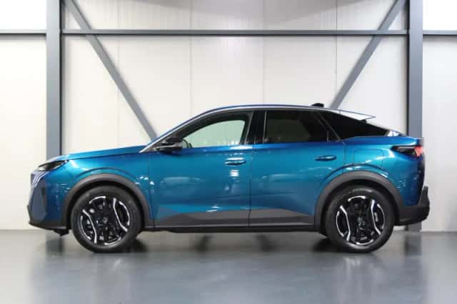 Peugeot e-3008 (2025) thumbnail 2