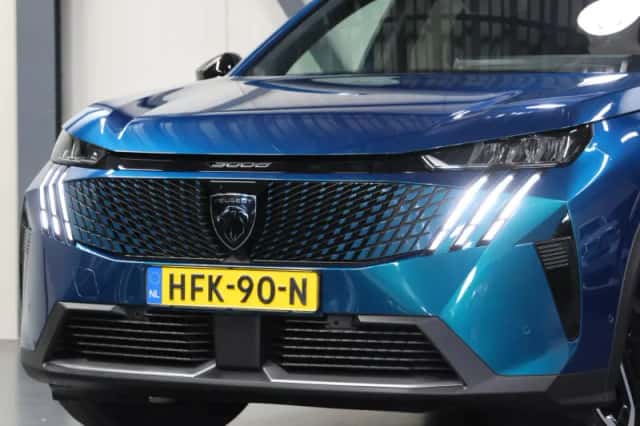 Peugeot e-3008 (2025) thumbnail 6