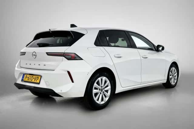 Opel Astra (2022) thumbnail 3