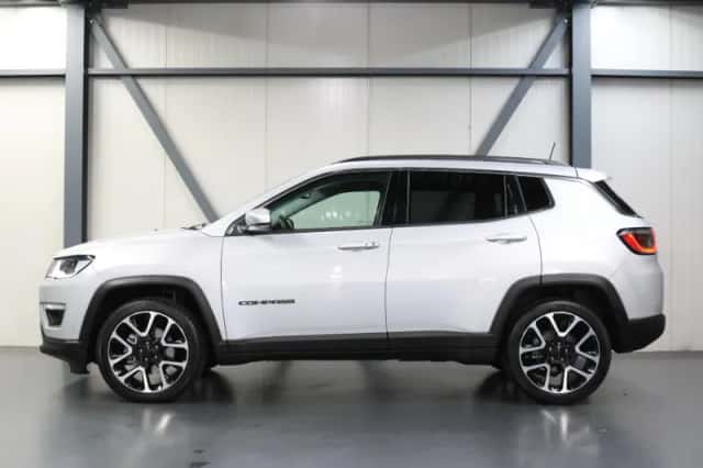 Jeep Compass (2021) thumbnail 2