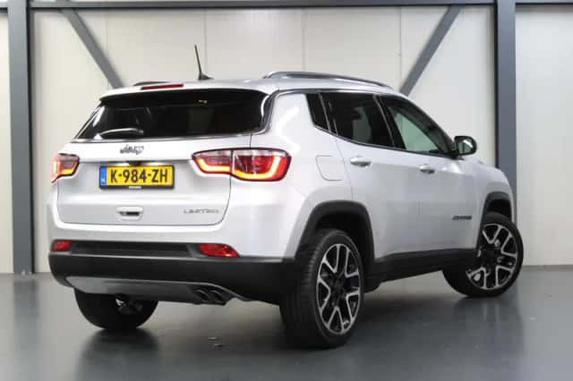 Jeep Compass (2021) thumbnail 3