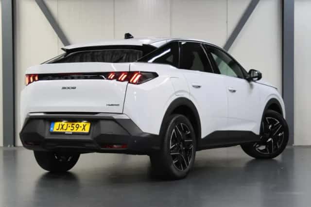 Peugeot 3008 (2025) thumbnail 3