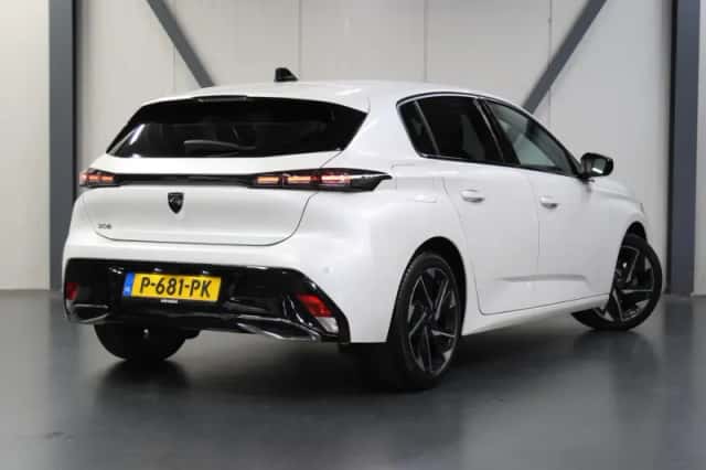 Peugeot 308 (2022) thumbnail 3