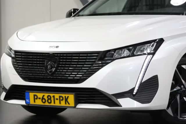 Peugeot 308 (2022) thumbnail 6