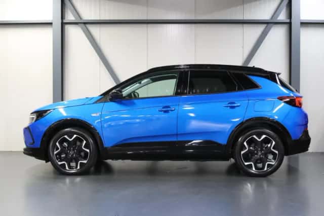 Opel Grandland (2024) thumbnail 2