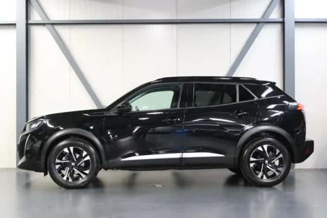 Peugeot 2008 (2021) thumbnail 2