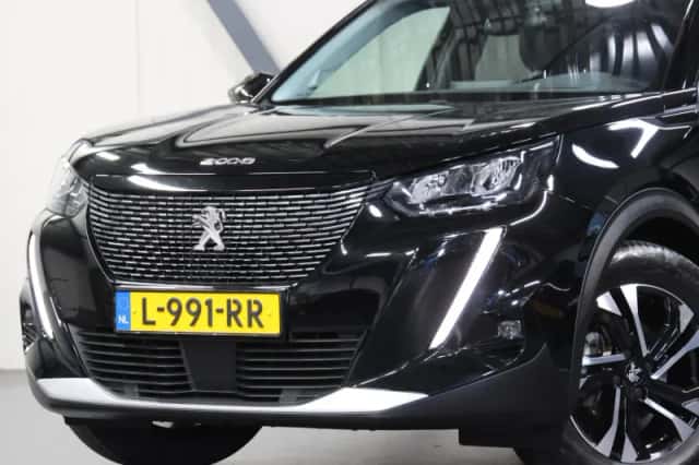 Peugeot 2008 (2021) thumbnail 6