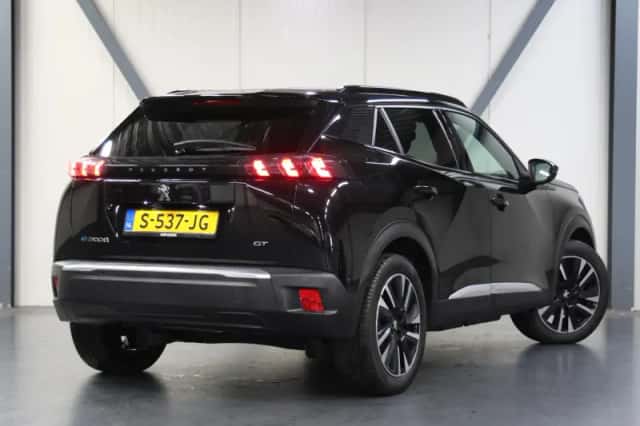 Peugeot e-2008 (2023) thumbnail 3