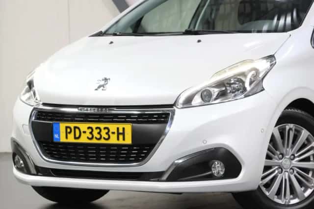 Peugeot 208 (2017) thumbnail 6