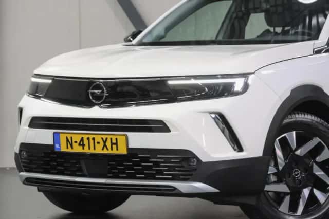 Opel Mokka-e (2022) thumbnail 5