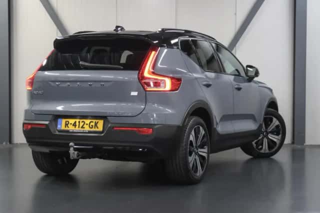 Volvo XC40 (2022) thumbnail 3