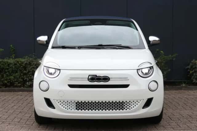 Fiat 500C (2026) thumbnail 2