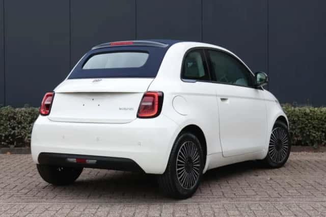 Fiat 500C (2026) thumbnail 4