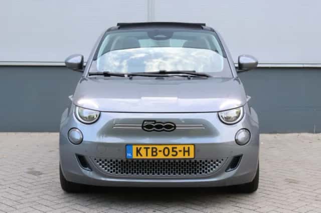 Fiat 500C (2023) thumbnail 5