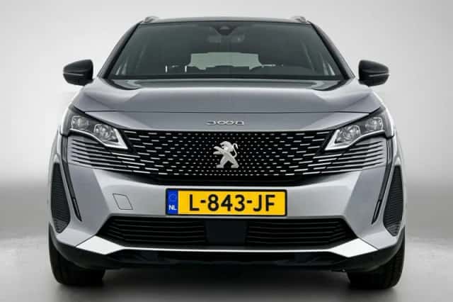 Peugeot 3008 (2021) thumbnail 4