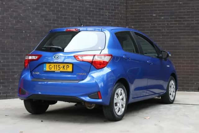 Toyota Yaris (2019) thumbnail 3