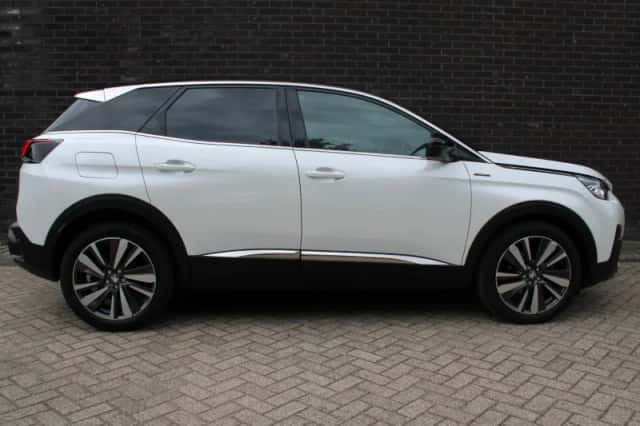 Peugeot 3008 (2019) thumbnail 5