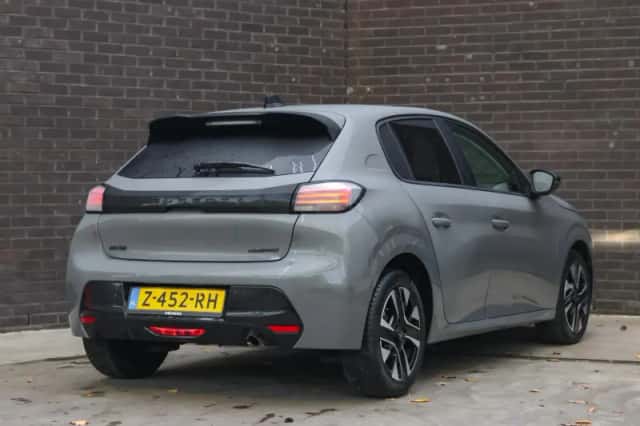 Peugeot 208 (2024) thumbnail 2