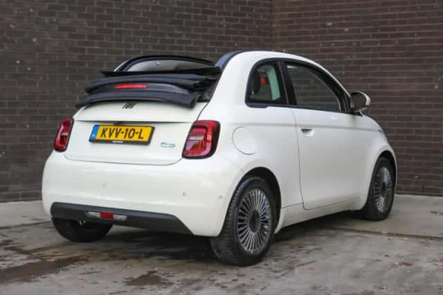Fiat 500e (2024) thumbnail 3