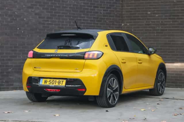 Peugeot e-208 (2021) thumbnail 3