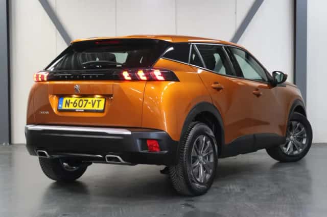 Peugeot 2008 (2022) thumbnail 3