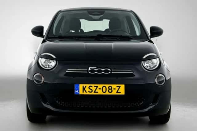 Fiat 500 (2023) thumbnail 5