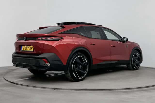 Peugeot 408 (2023) thumbnail 3