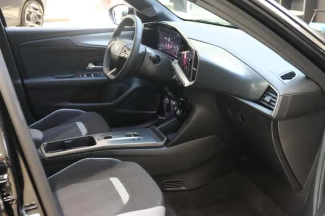 Opel Mokka-e (2025) thumbnail 5