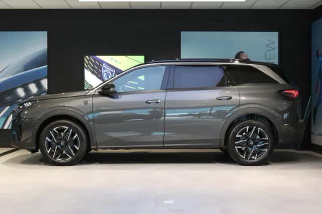 Peugeot 5008 (2026) thumbnail 2