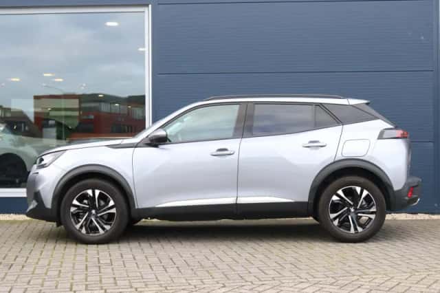 Peugeot 2008 (2022) thumbnail 2