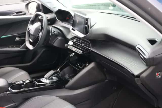 Peugeot 2008 (2022) thumbnail 4