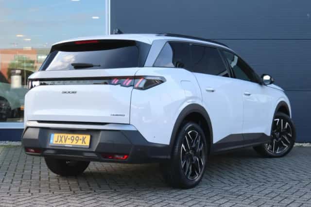 Peugeot 5008 (2025) thumbnail 3