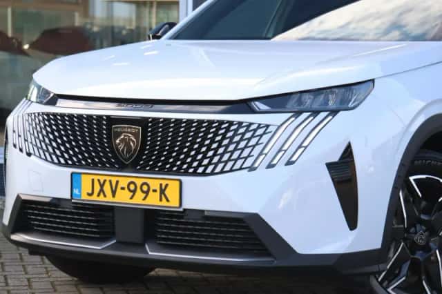 Peugeot 5008 (2025) thumbnail 5