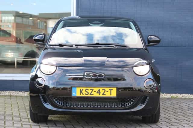 Fiat 500 (2023) thumbnail 4