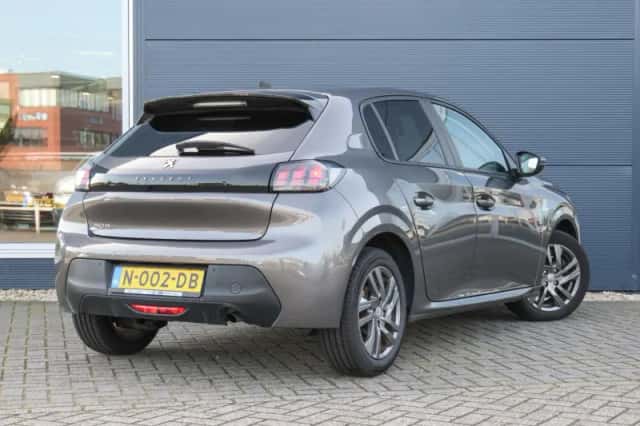Peugeot 208 (2021) thumbnail 3