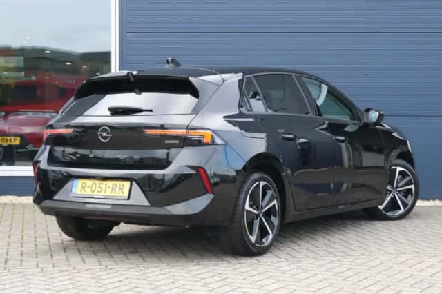Opel Astra (2022) thumbnail 3