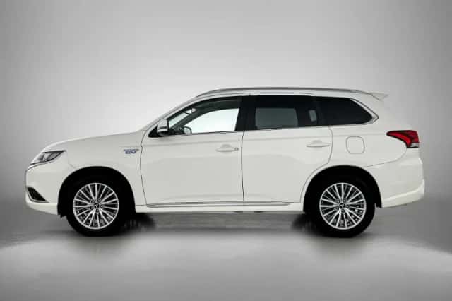 Mitsubishi Outlander (2019) thumbnail 5