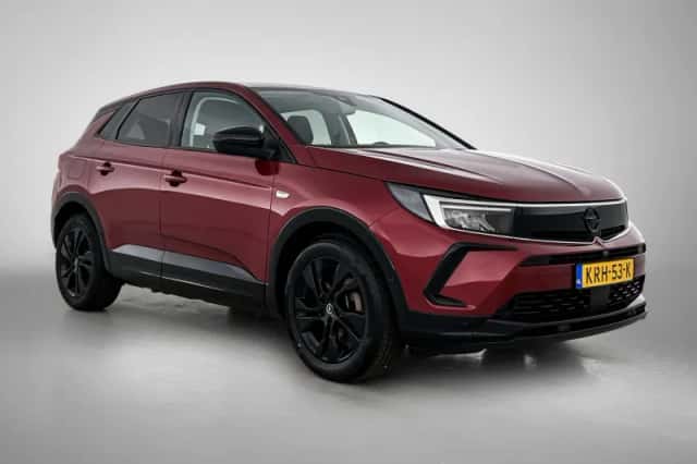 Opel Grandland (2023) thumbnail 2