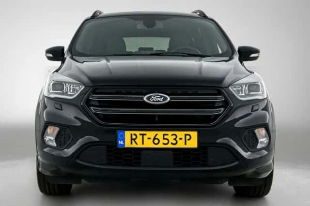 Ford Kuga (2018) thumbnail 4