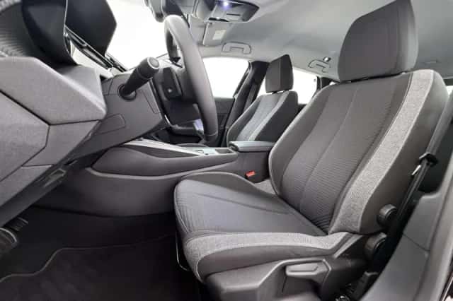 Peugeot 308 (2024) thumbnail 6