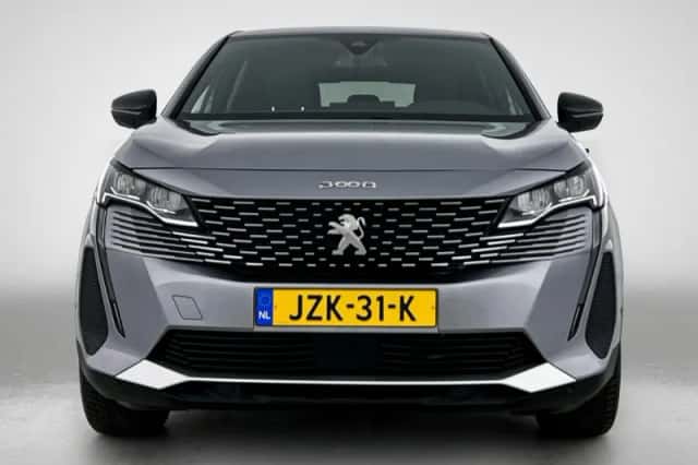 Peugeot 3008 (2024) thumbnail 3